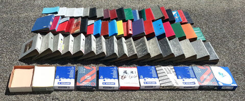 58 classeurs, poches plastique, papier divers, t b état 89 Saint-Clair-sur-Galaure (38)
