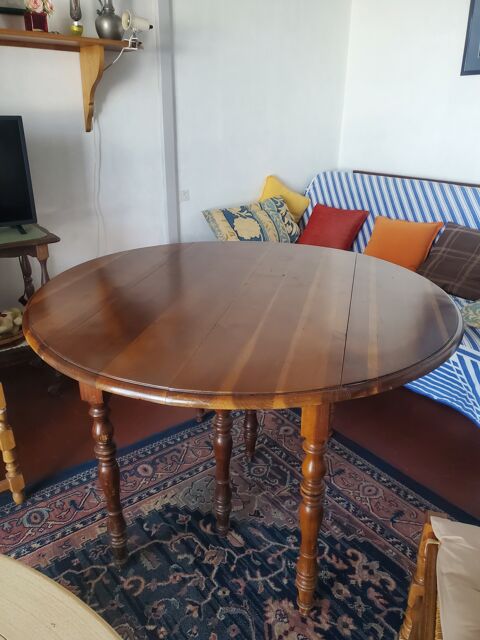 Table ronde meurisier et 4 chaises 250 La Barre-de-Monts (85)