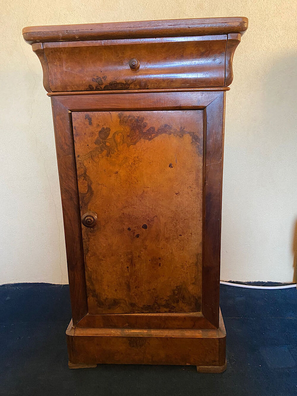 Table de chevet style Louis Philippe Meubles