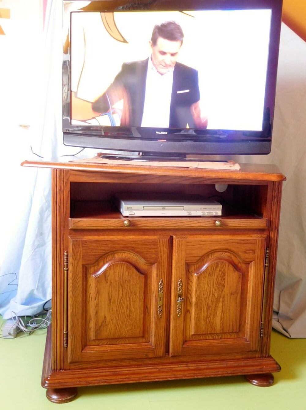 meuble t&eacute;l&eacute;vision en ch&ecirc;ne massif Meubles