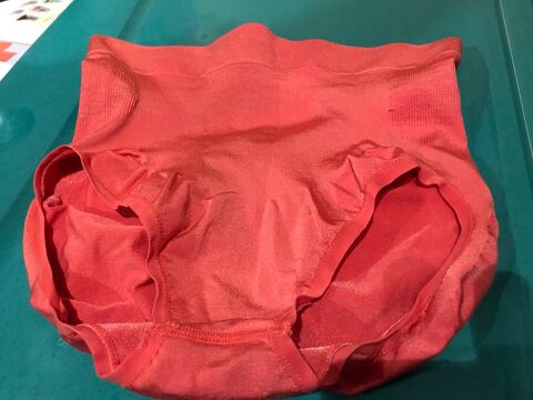 CULOTTE GAINANTE ET SCULPTANTE  Taille 38 7 Saint-Genis-Laval (69)