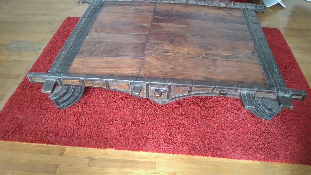 TABLE BASSE CHARGE " D ' ELEPHANT " COLLECTOR Meubles