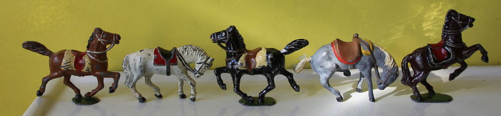 Lot de chevaux plomb BRITAINS Jeux / jouets