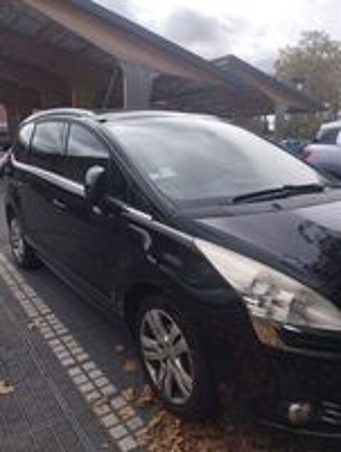 5008 1.6Hdi premium 2011 occasion 31150 Fenouillet