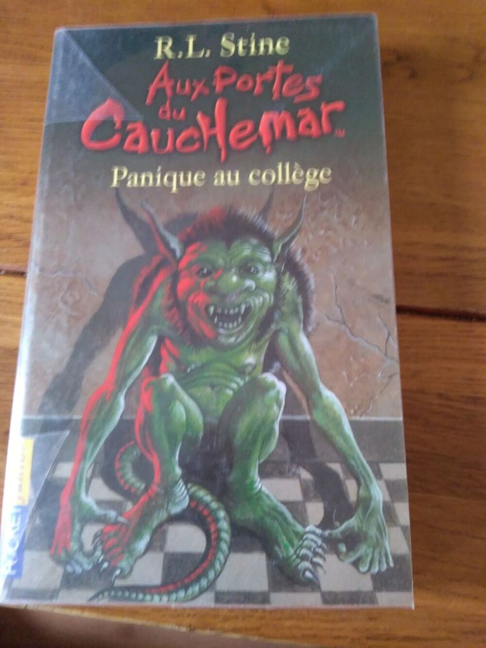 Aux portes du cauchemar t.11 ; panique au coll&egrave;ge Livres et BD