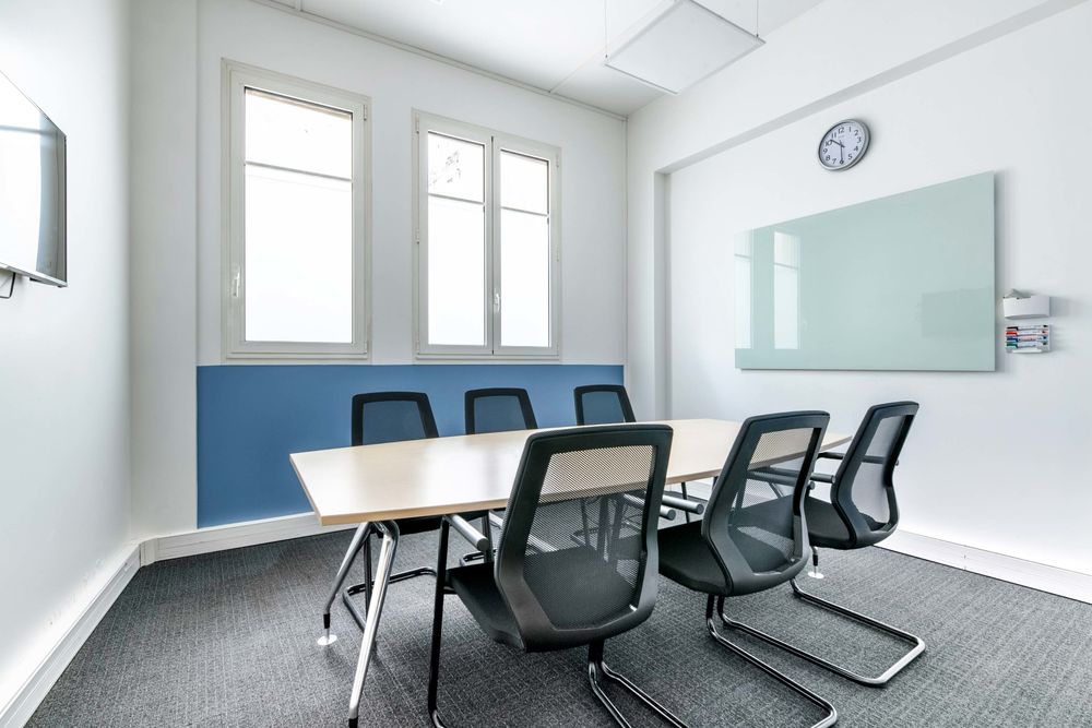   Accès tout compris aux [bureaux/espaces de coworking/salons d'affaires/etc.] à Paris Auteuil Paris 16