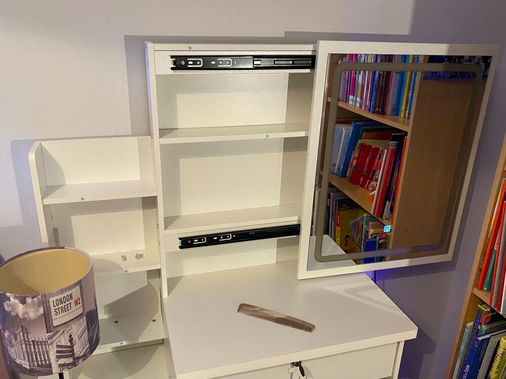 Coiffeuse NEUF Moderne avec Miroir Lumineux Meubles