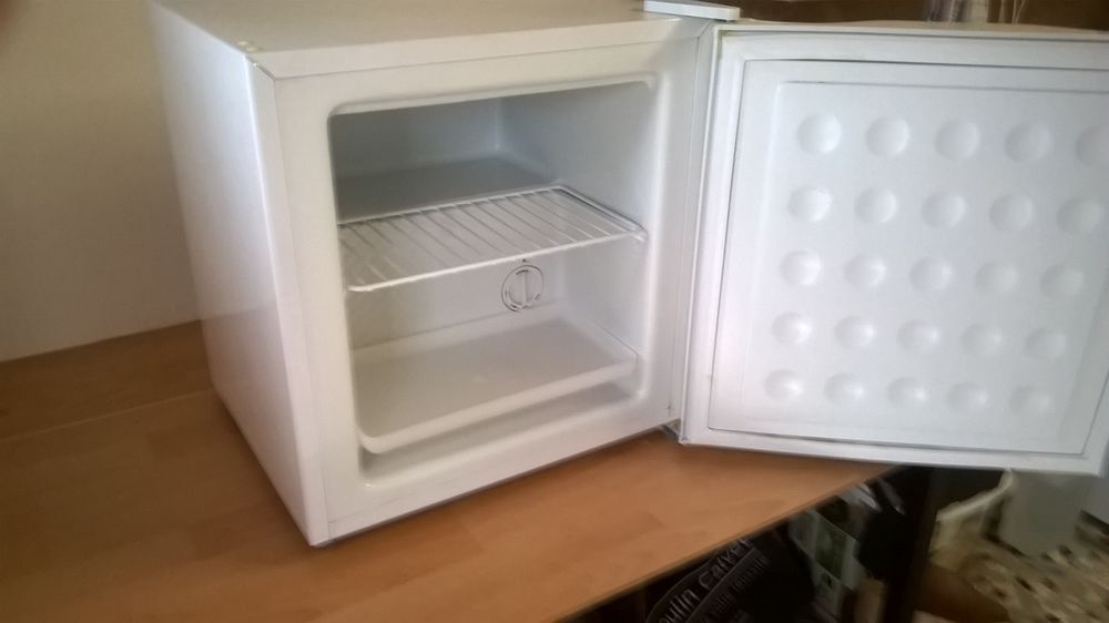 Petit FRIGO Marques F A R Cuisine