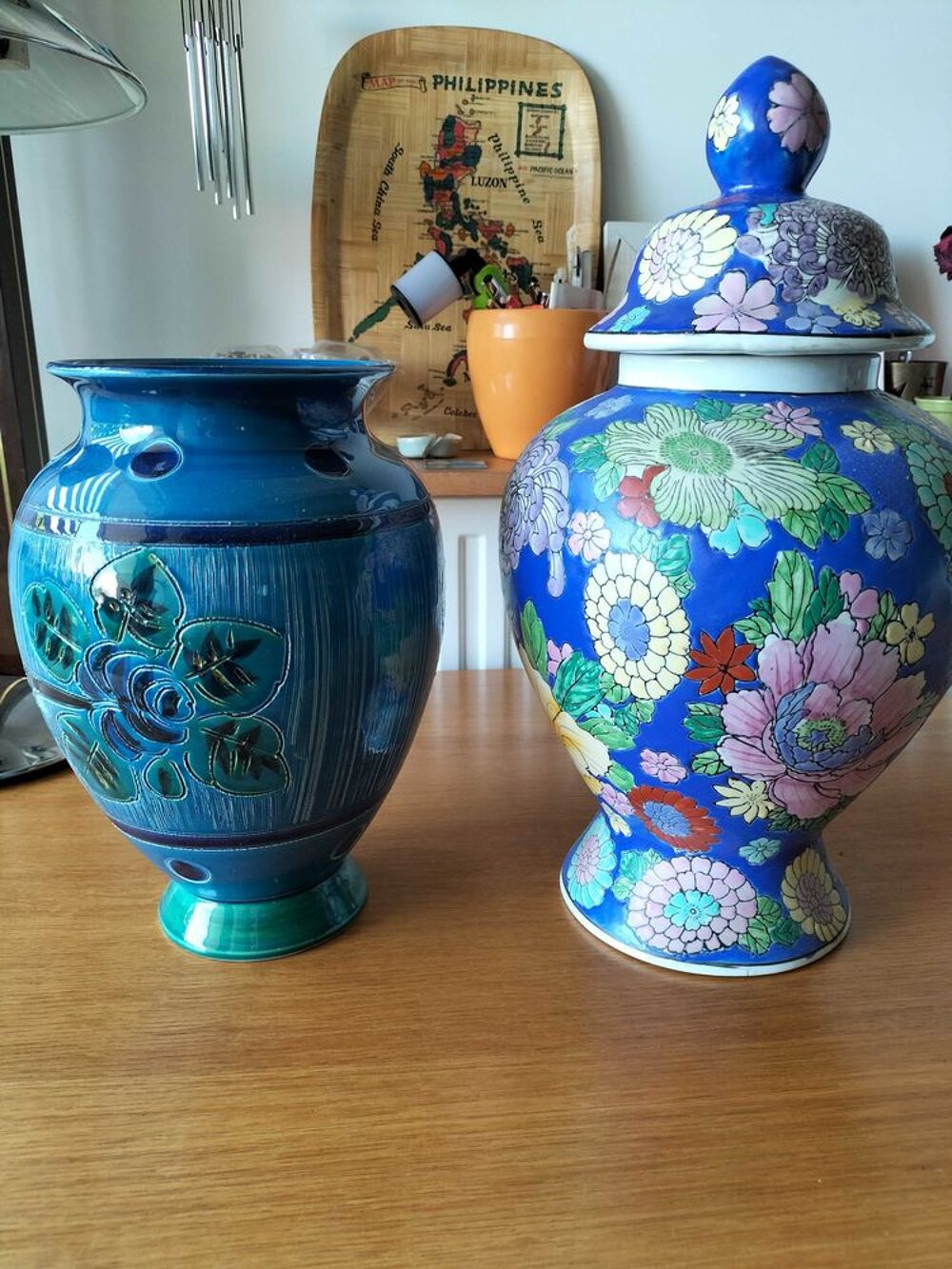 Vases (2). Décoration