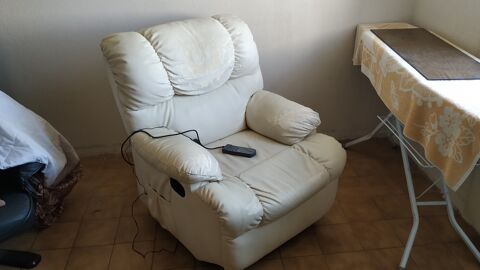 Fauteuil Relaxation et de massage lectrique  recouvrir 100 Saint-Thibry (34)