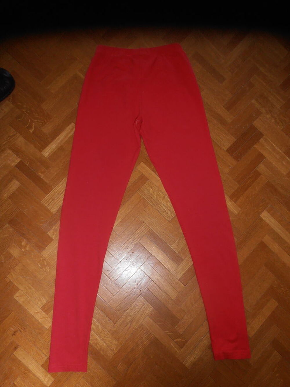 Cale&ccedil;on rouge (93) Vêtements enfants