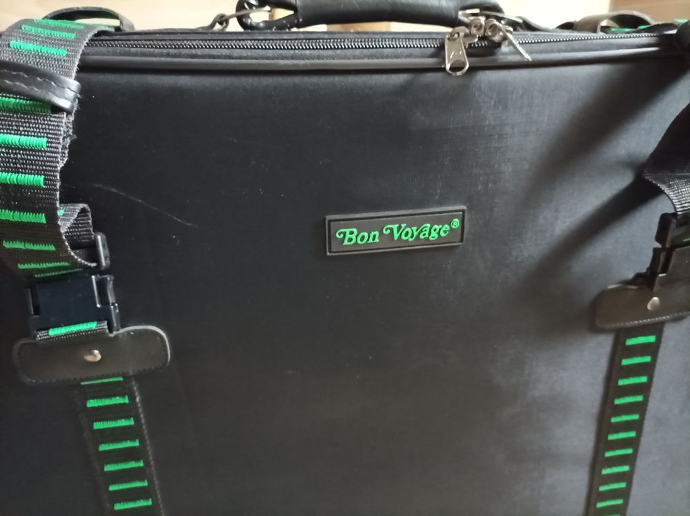 Grande valise. Maroquinerie