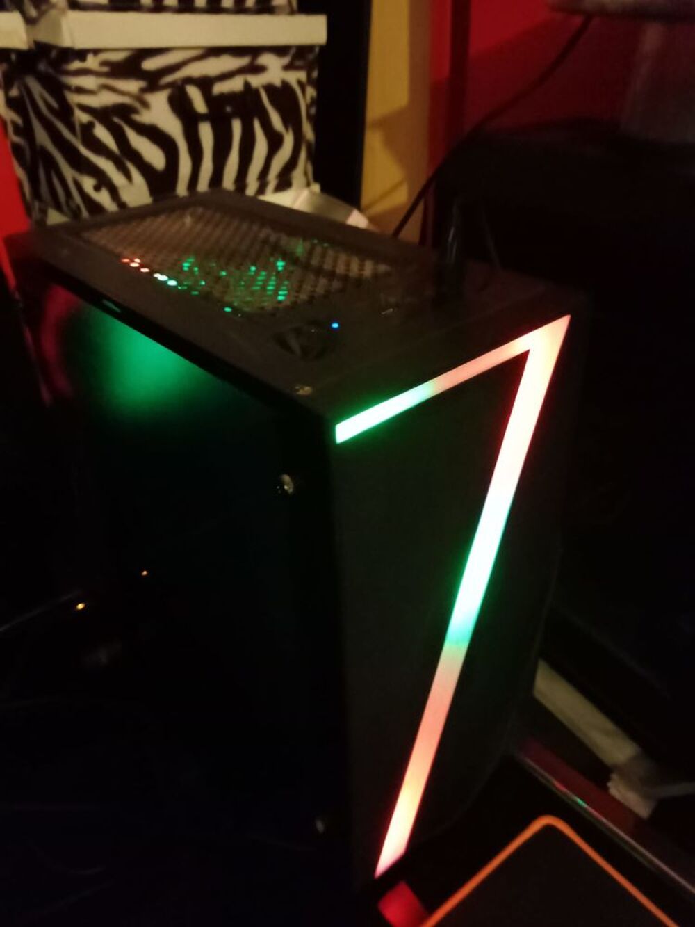 Tour de pc fixe, Windows 11 Matériel informatique