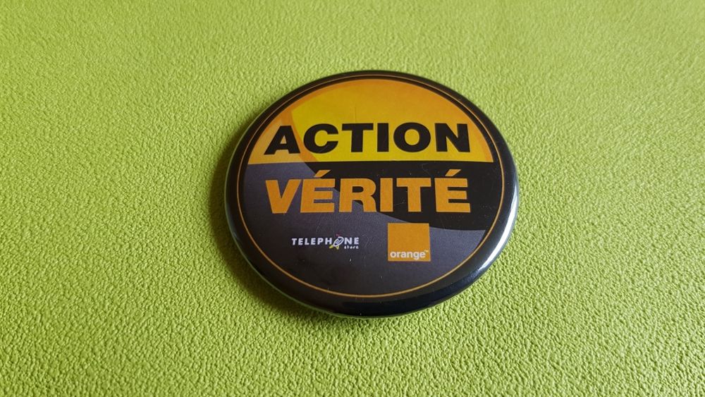 BADGE 