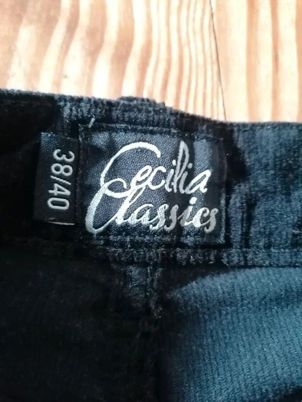 Mini jupe noire en velours Cecilia Classics Vêtements