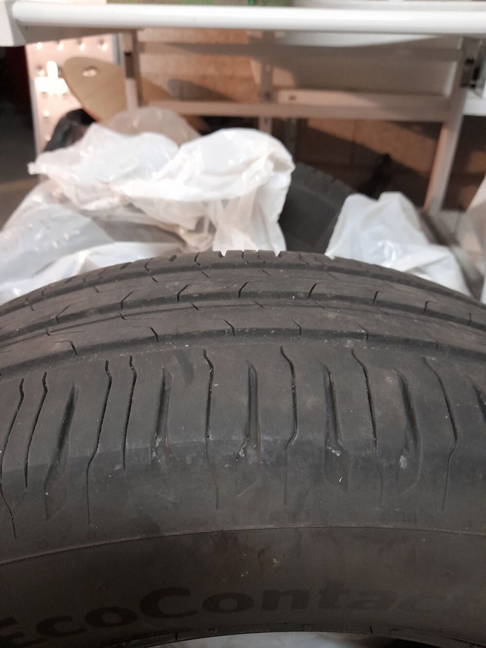 Pneu neuf EcoContact 6 - 185/65 R15 Bricolage