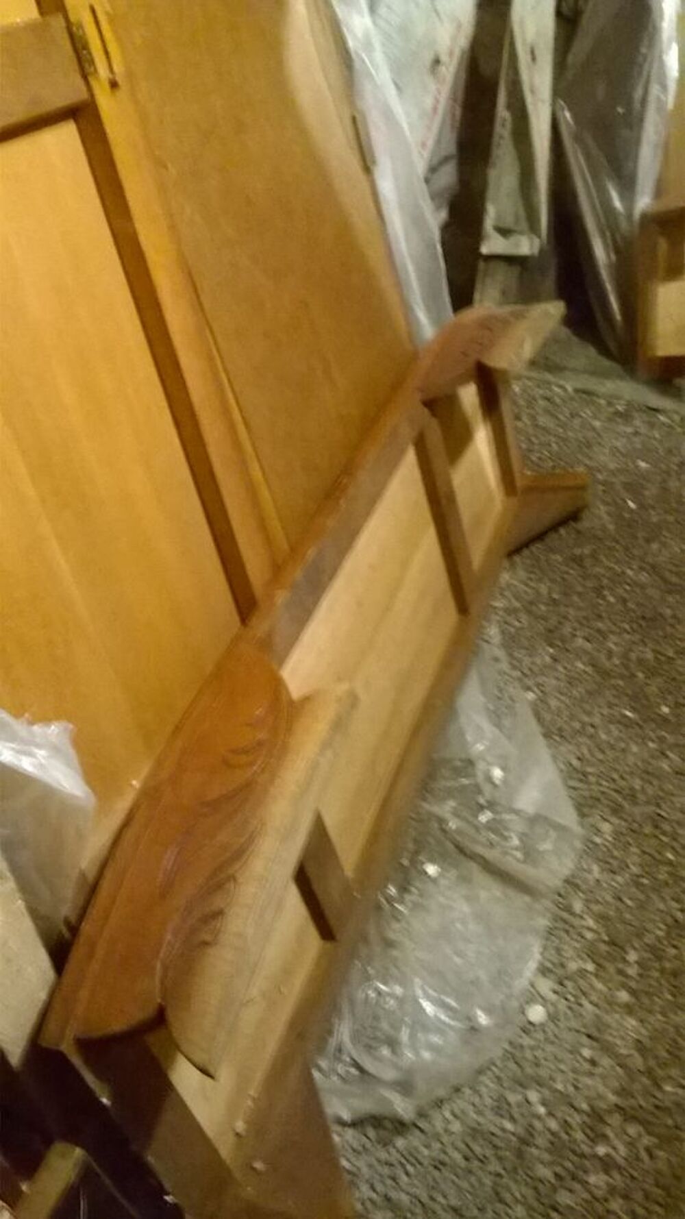 armoire LORRAINE en bois massif (chene) Meubles