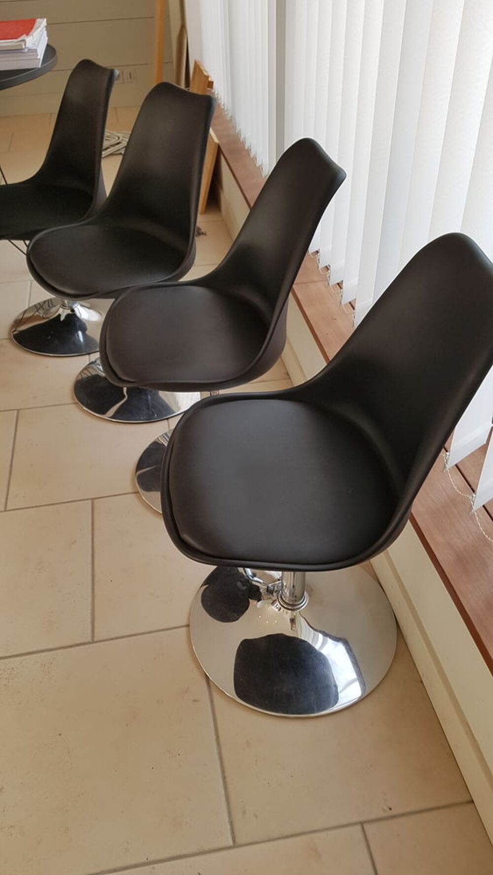 CHAISES COQUE Meubles