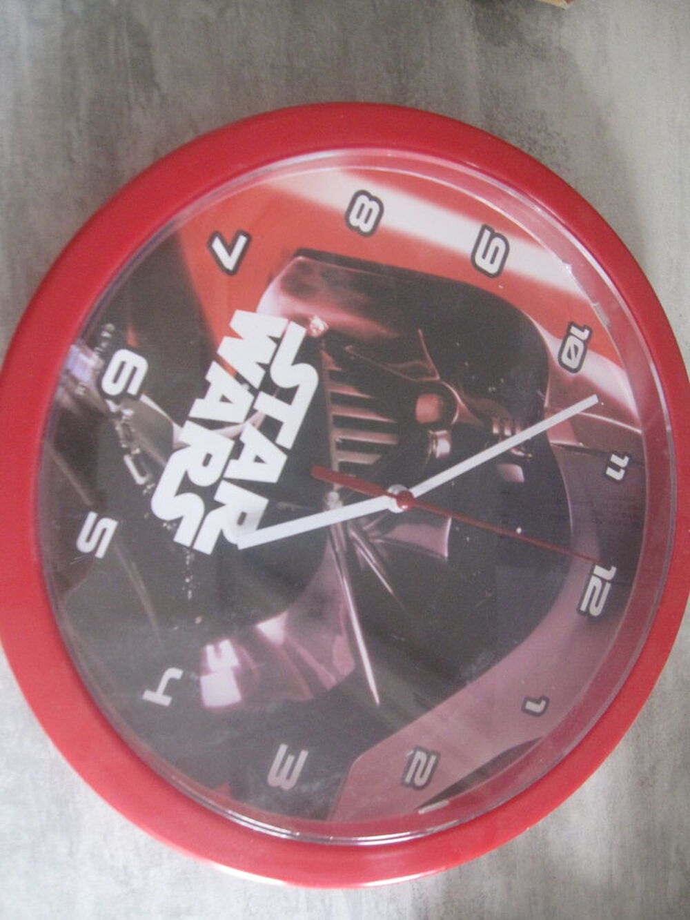 Horloge ronde tar wars dark vador rouge Jeux / jouets