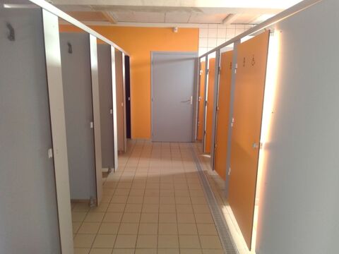 Cabines de douche et vestiaire 4500 Ussel (19)