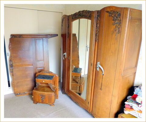 Ensemble ARMOIRE + CHEVET + TTE DE LIT .(Chne Massif 1950) 60 Pontcharra (38)