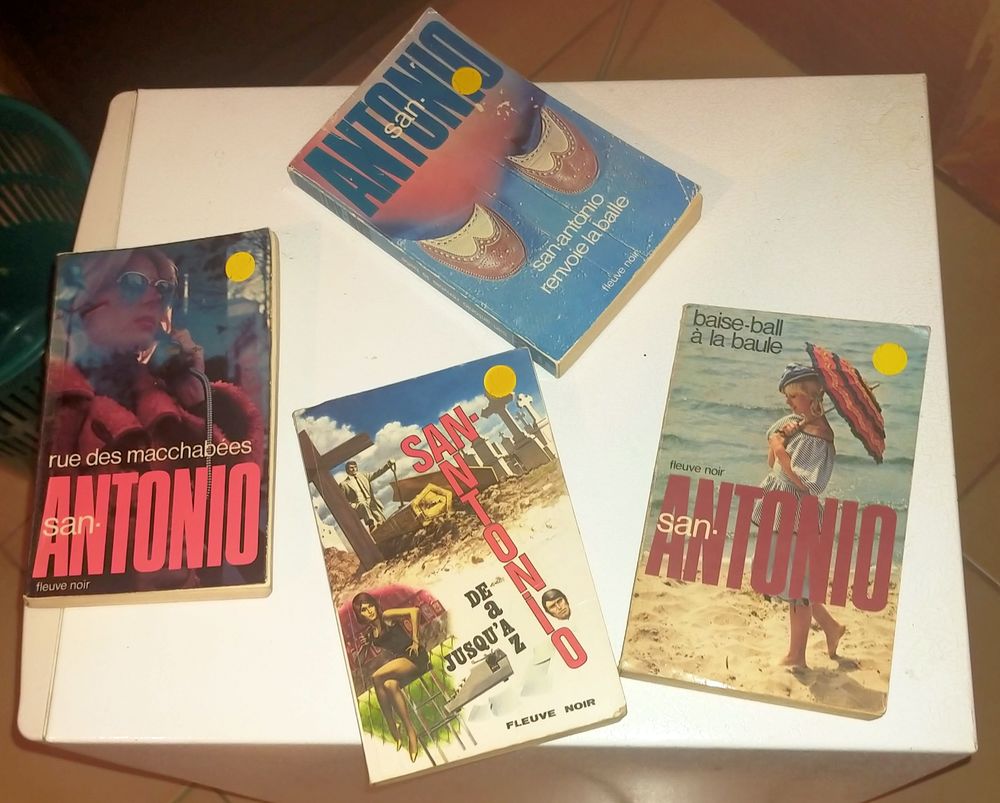 Lot de 4 livres de poches San Antonio
Livres et BD
