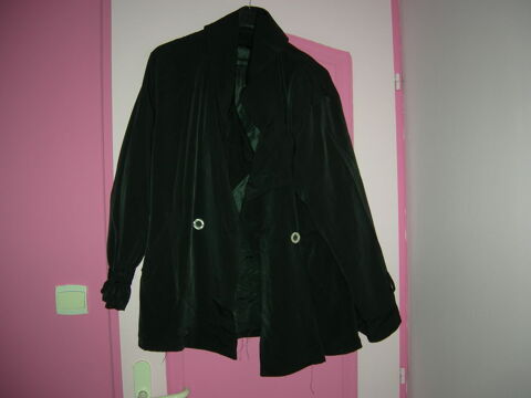 parka grise imperméable
15 Agde (34)