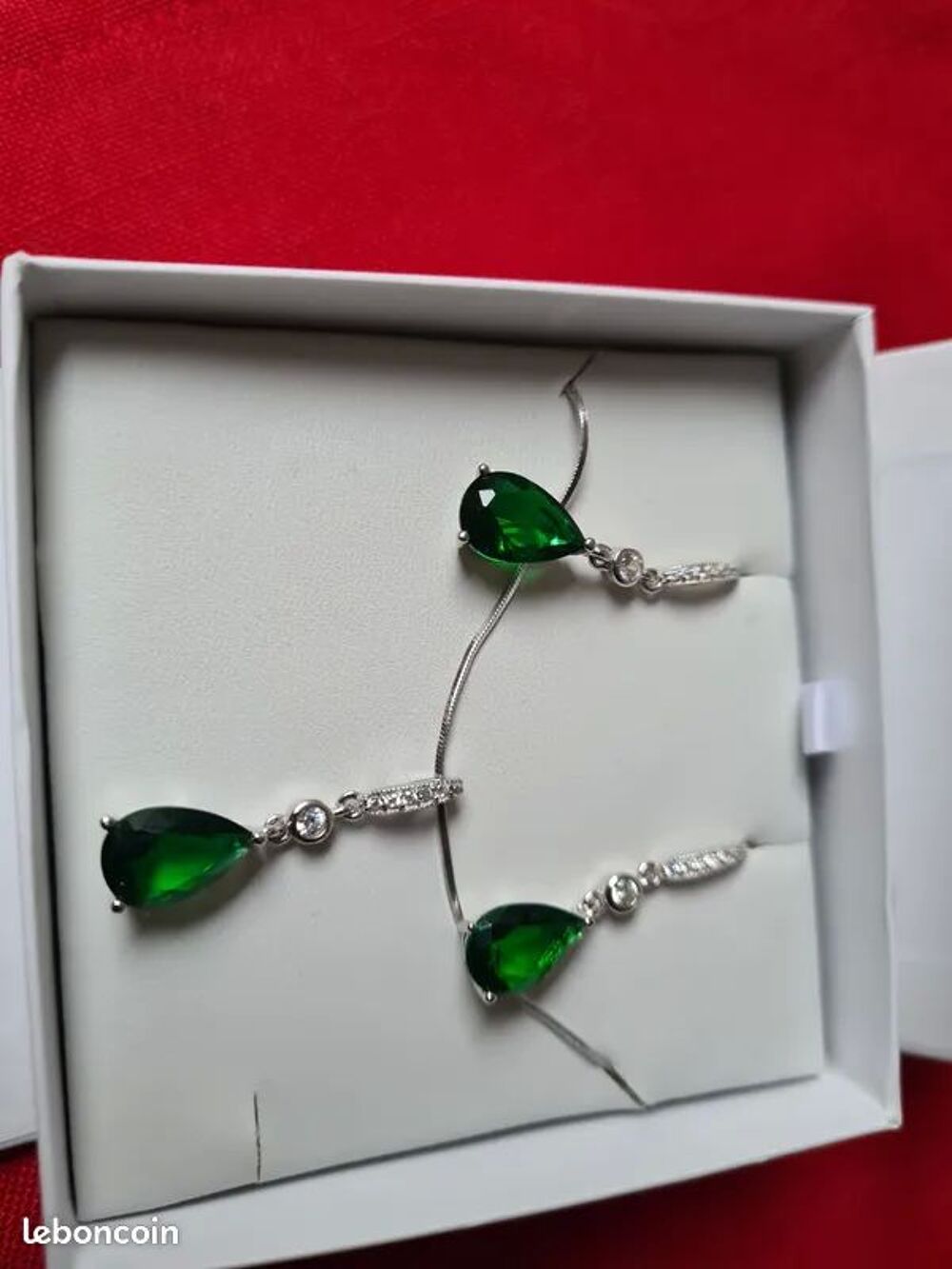 Parure SWAROVSKI Bijoux et montres