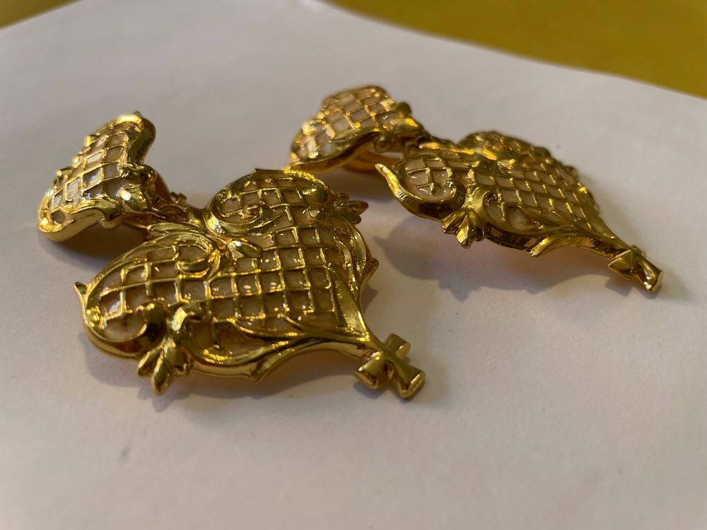 BO Clip coeur croisillons email blanc nacr&eacute; pendant c?ur CL Bijoux et montres