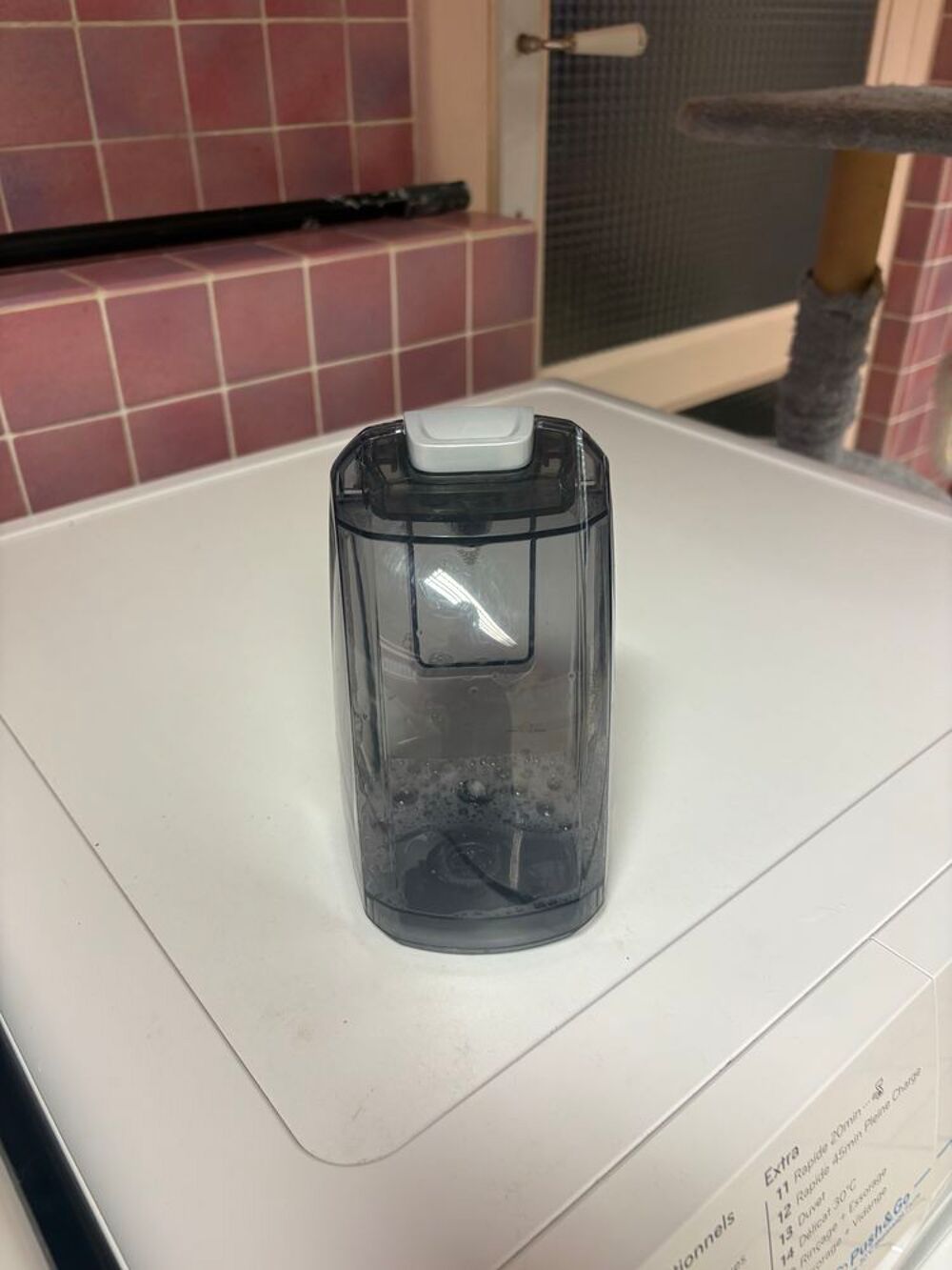 Aspirateur laveur BISSELL- Aspire et lave- Tr&egrave;s bon &eacute;tat Electrom�nager