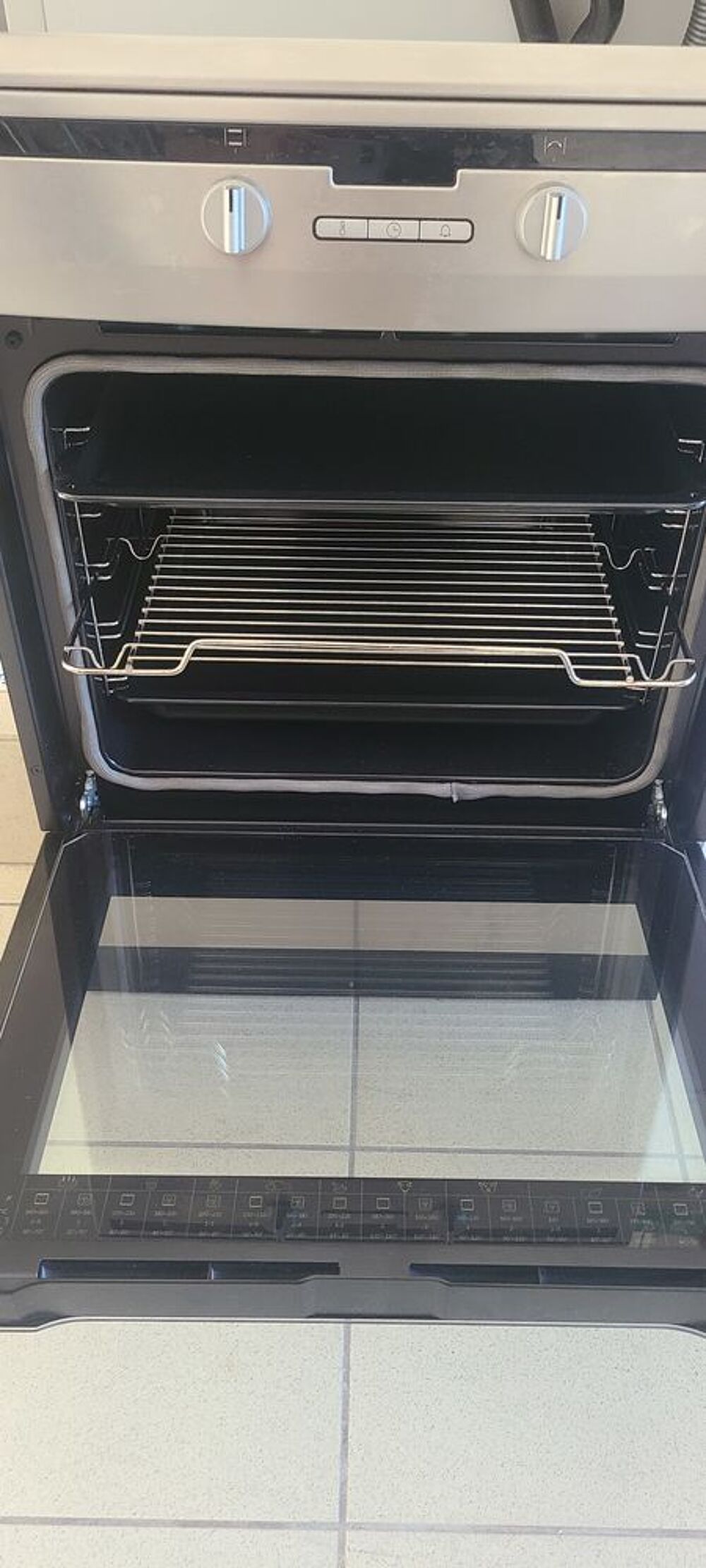Cuisini&egrave;re &eacute;lectrique THOMSON. Electroménager