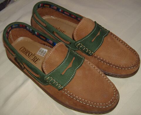 Mocassins marrons et vert - 40 - NEUFS - 25 Clermont-Ferrand (63)