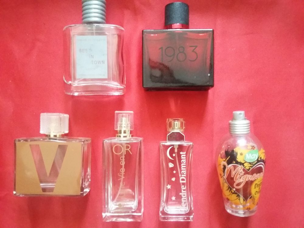 Flacons de parfums vides 