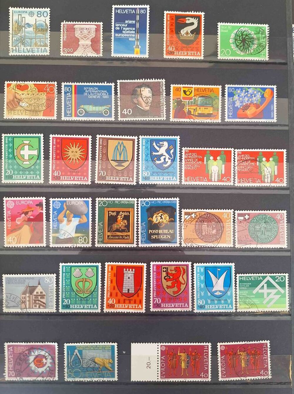S&eacute;rie de timbres de collection de Suisse 