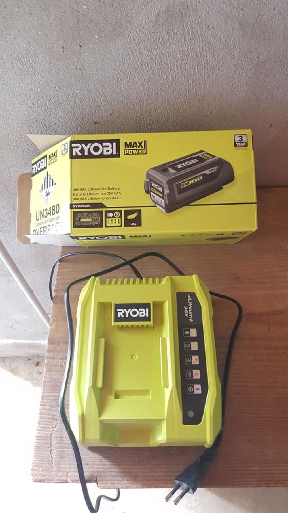 Tondeuse RYOBI tract&eacute;e Jardin