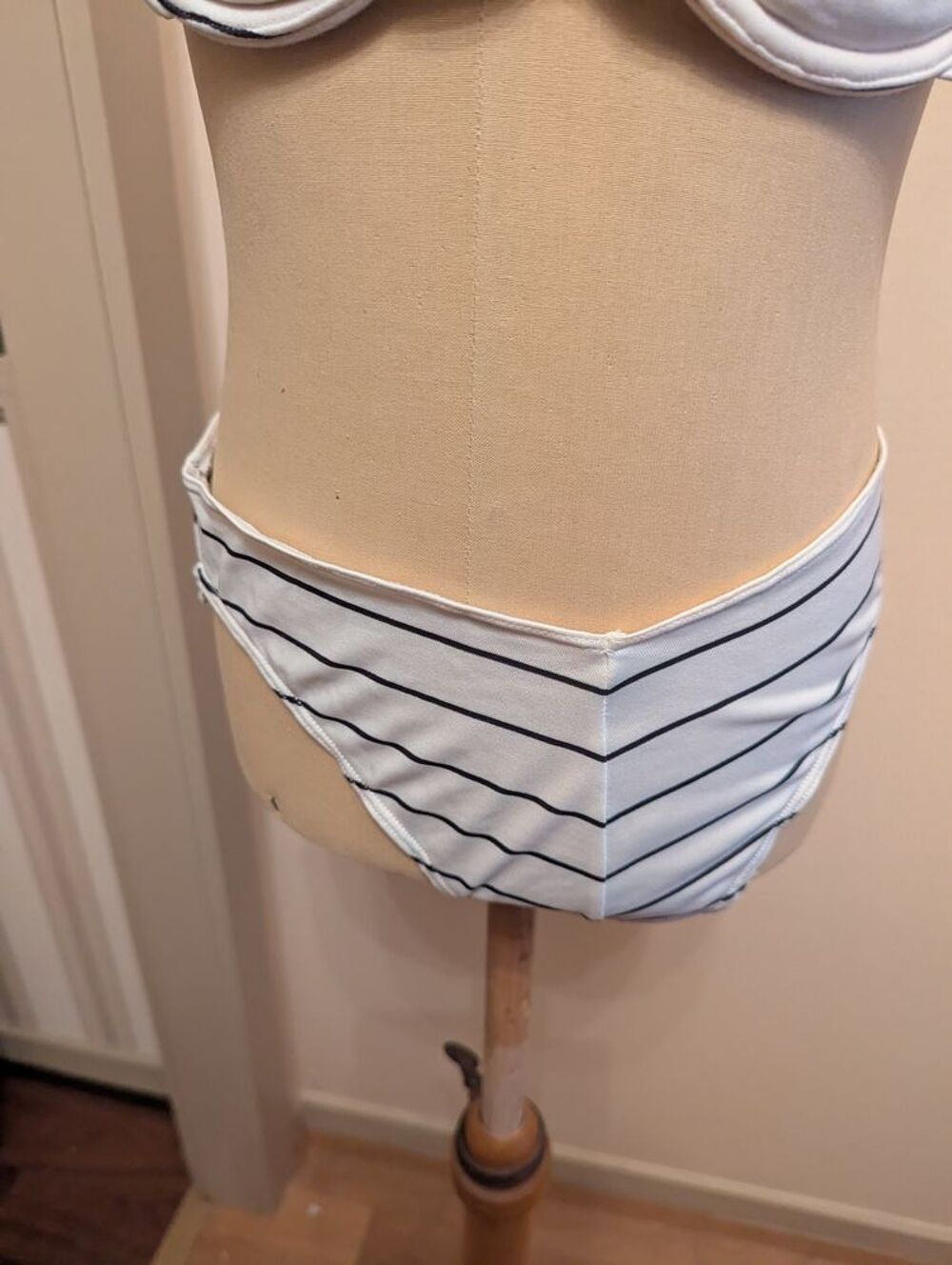Ensemble de sous v&ecirc;tements ANTIGEL-GAMME LISE CHARMEL Vêtements