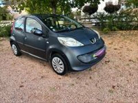 107 1.0e 12v 2-Tronic Urban Move 2005 occasion 03000 Moulins