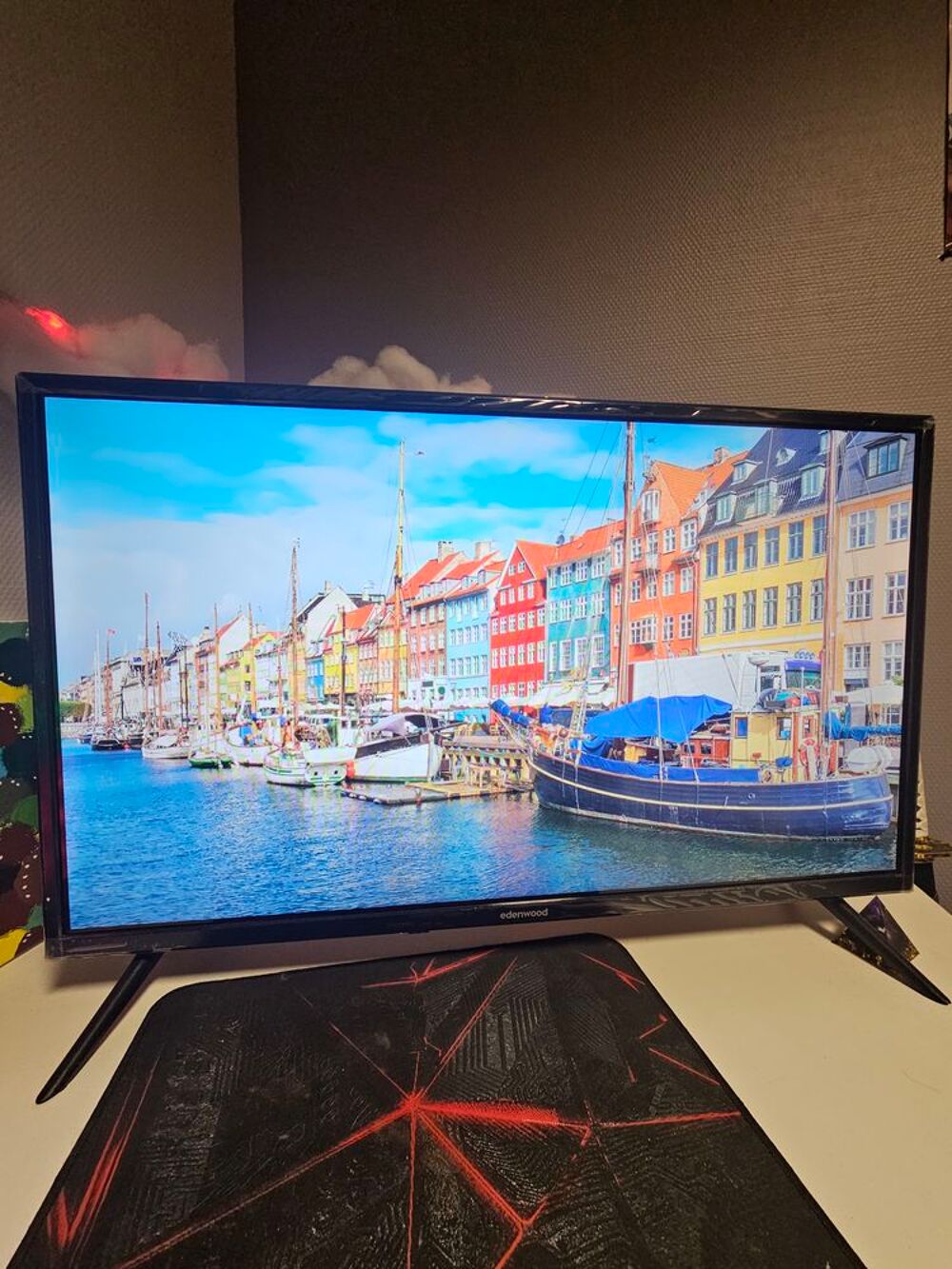 Smart TV Edenwood 81cm HD Photos/Video/TV