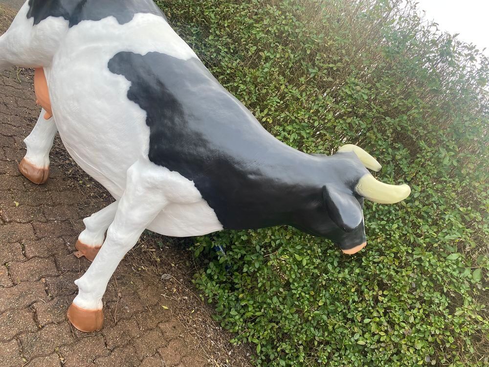 Vache en fibre de verre Taille r&eacute;elle Décoration