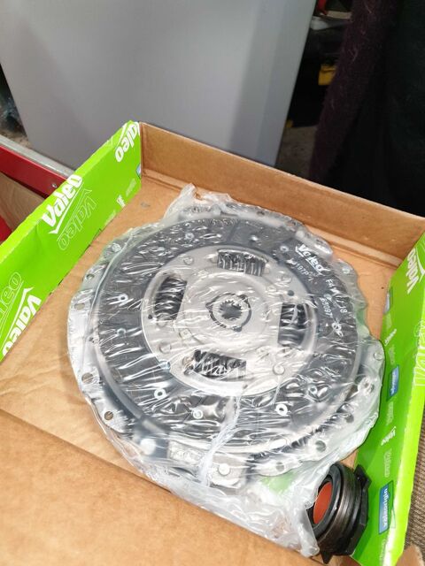 Pi&egrave;ces et &eacute;quipements Voiture Pi&egrave;ces d&eacute;tach&eacute;es auto  occasion Pierre-B&eacute;nite 69310