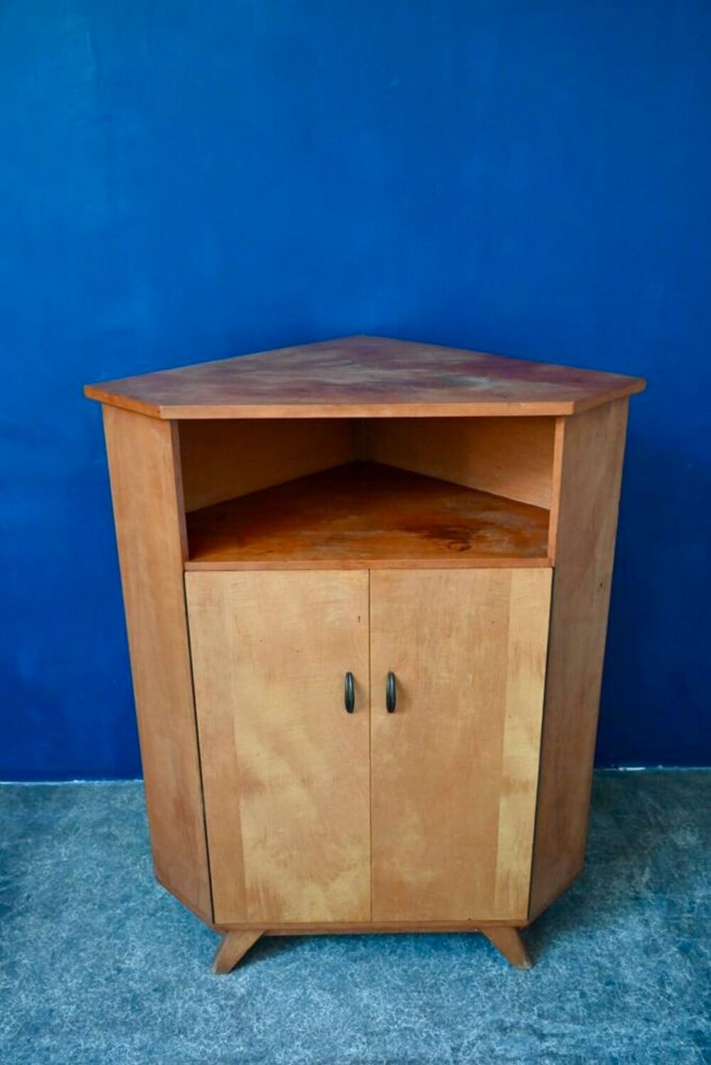 Commode d'angle haute ou meuble de coin ancien style vintage Meubles