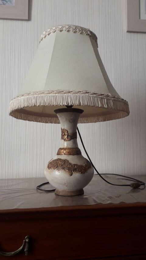 lampes avec abat-jour 20 Ollioules (83)