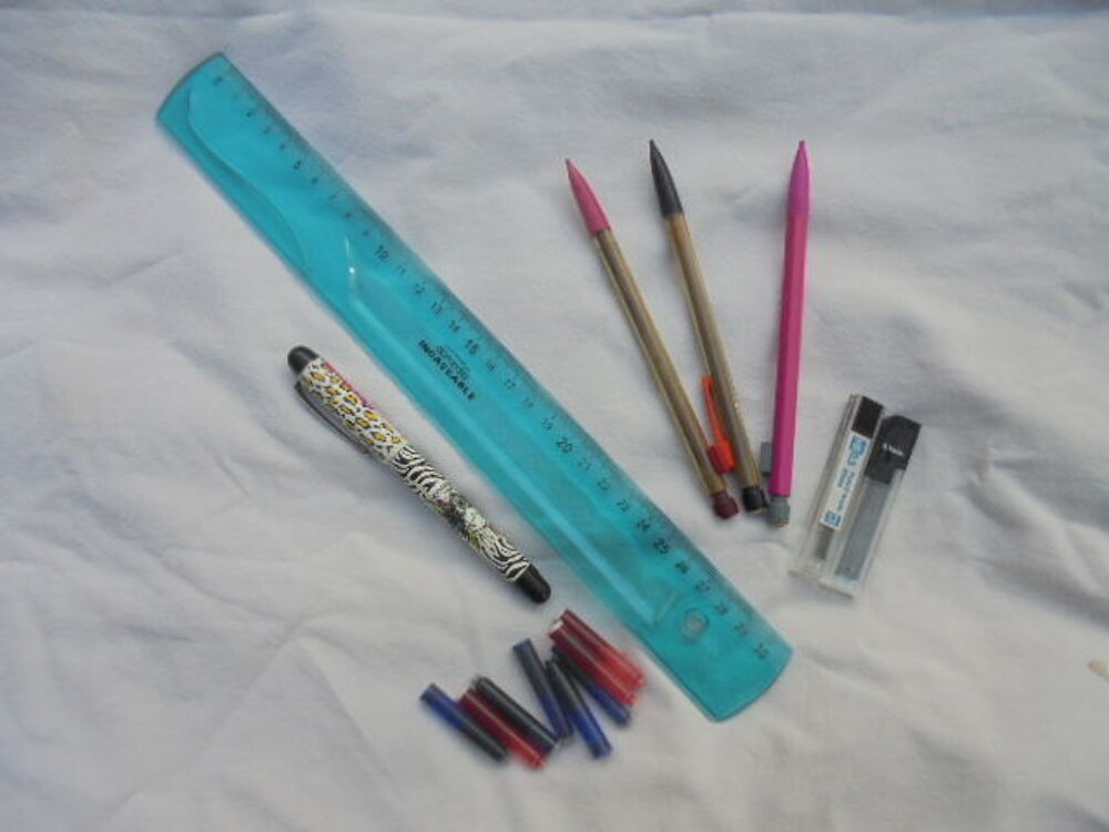 Lot Stylo encre/r&egrave;gle/crit&eacute;rium D�coration