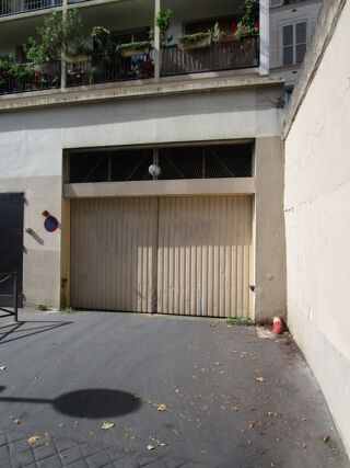  Parking / Garage à louer 13 m²