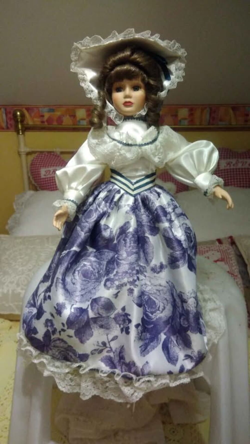 COLLECTION DE POUPEES DE PORCELAINE 