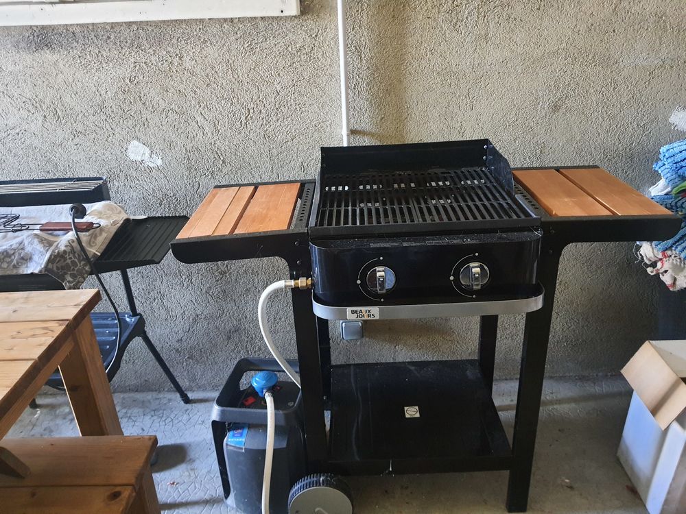 barbecue &agrave; gaz avec bouteille &eacute;tat neuf Jardin