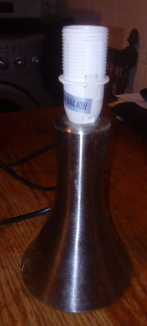 pied mtallique de lampe 4 Beauchamp (95)