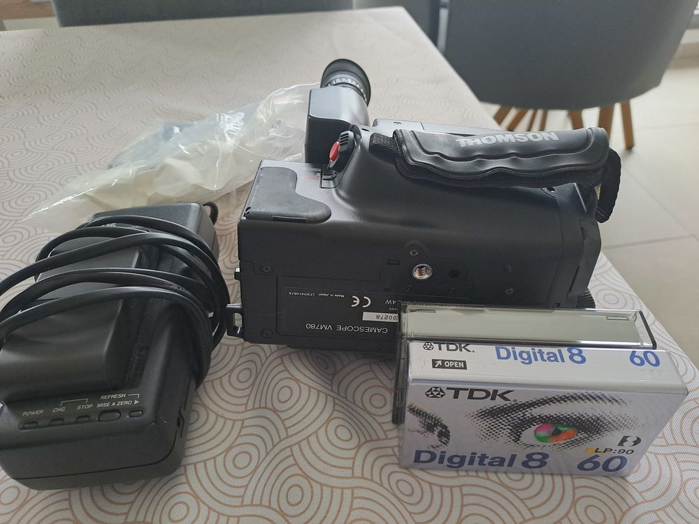 CAMESCOPE THOMSON AVEC SACOCHE Photos/Video/TV