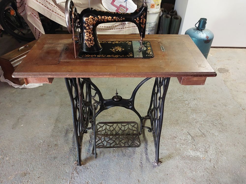 Machine &agrave; coudre FRIGGA tr&egrave;s ancienne 1900 Décoration