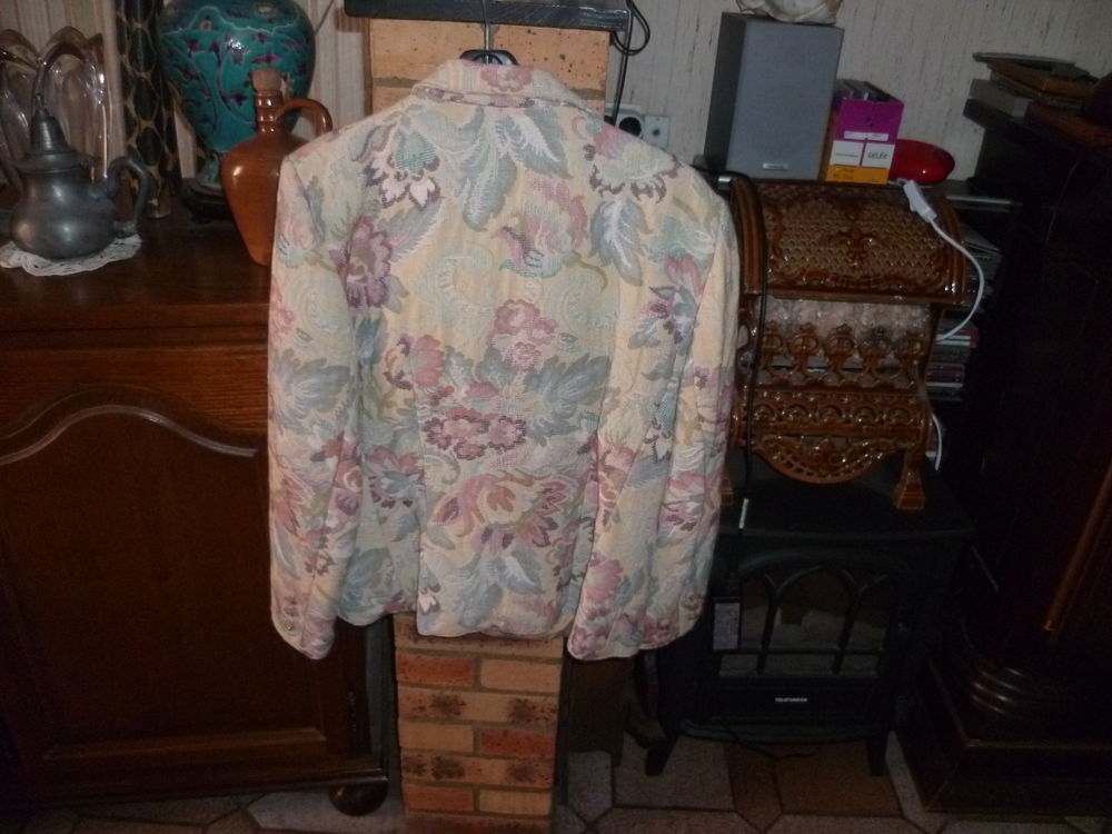 VESTE FAITE MAISON TAILLE 38/40 Vêtements